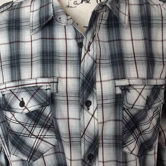 Helix button down - Picture 2 of 7